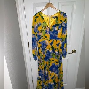 Beautiful Lulus Dress NEW